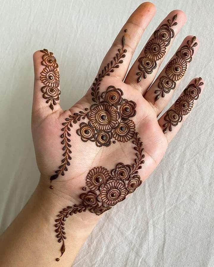 Accent Details Mehndi Design