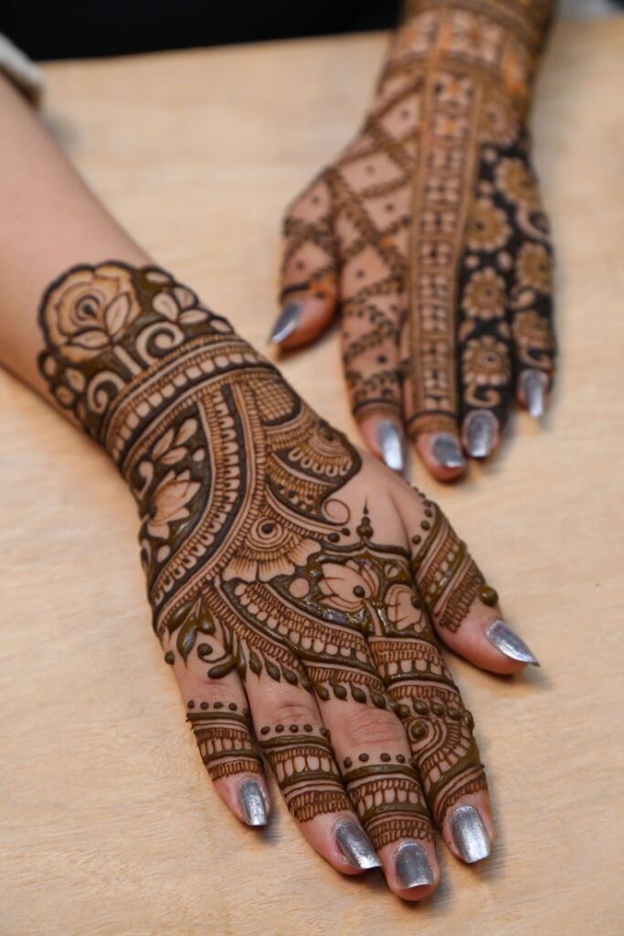 Arabic Back Hand Mehndi Design