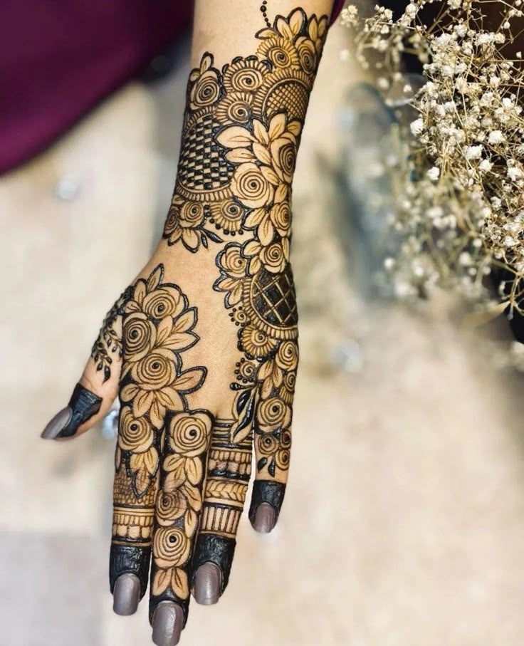Arabic Back Hand Mehndi Design