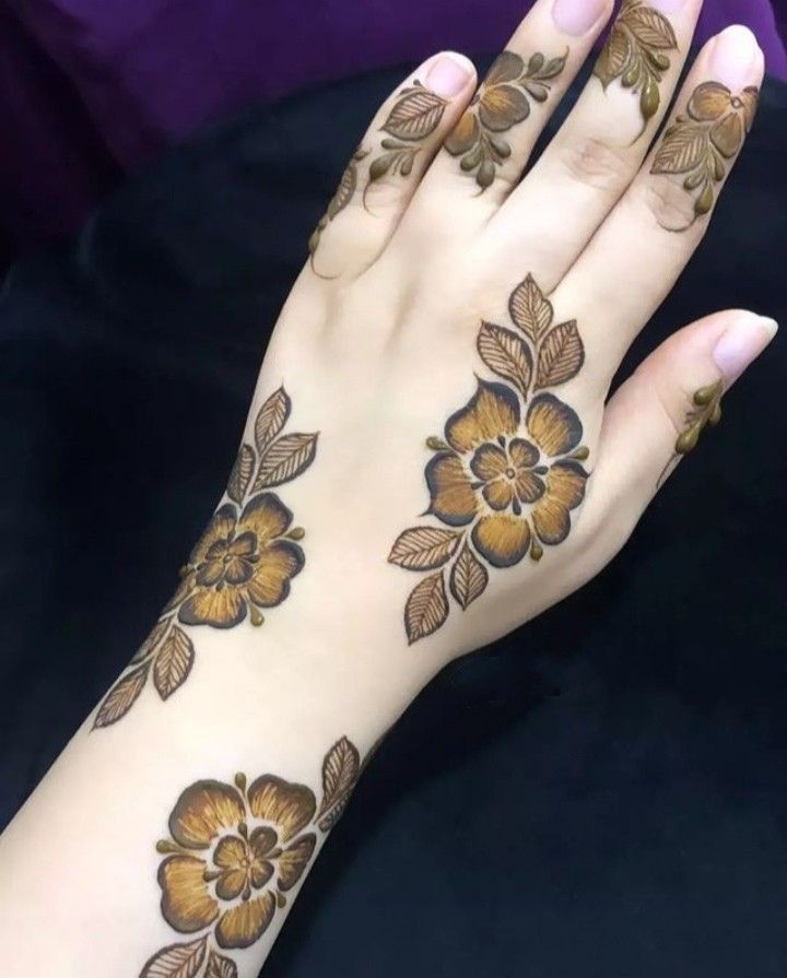 Arabic Floral Mehndi for Back Hand
