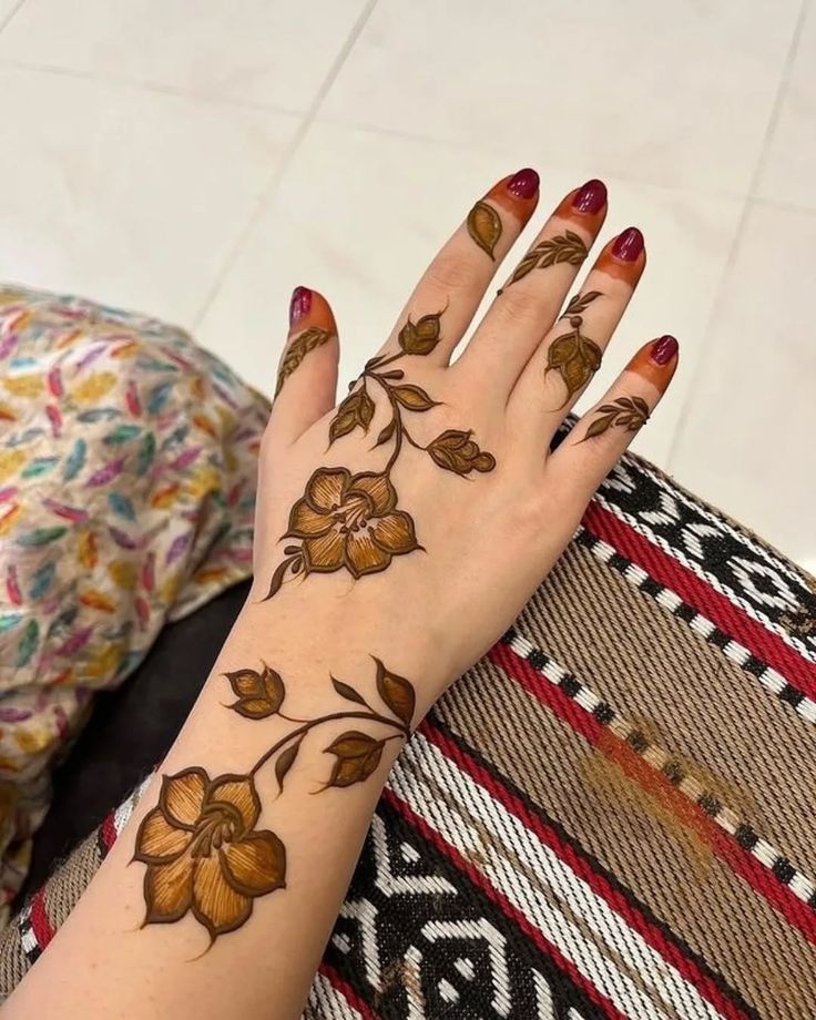 Arabic Floral Mehndi for Back Hand