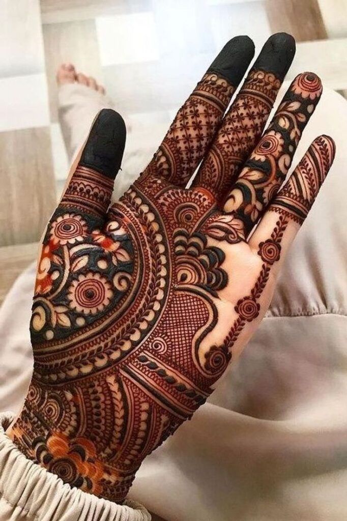 Arabic Fusion Mehndi Design