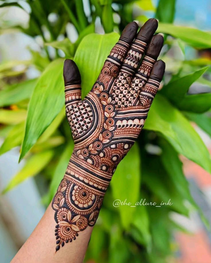 Arabic Fusion Mehndi Design