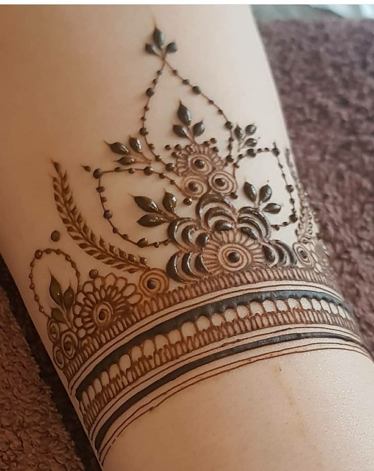 Bracelet-Inspired Patterns Front Half Hand mehndi design