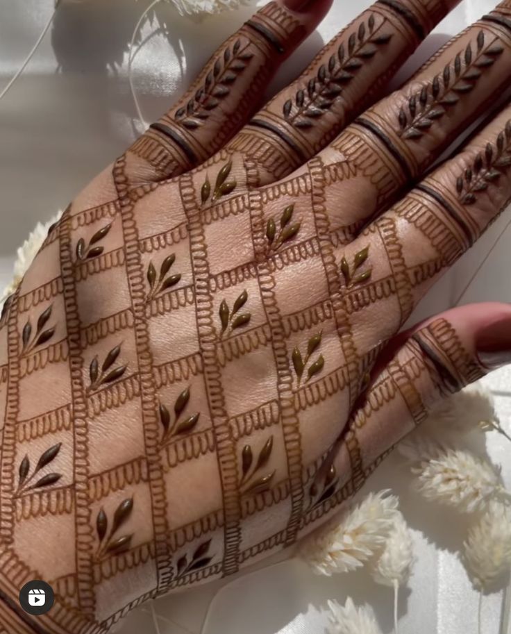 Dot and Leaf Connection Mehndi Design