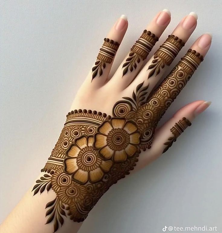Finger Detailing Mehndi Design
