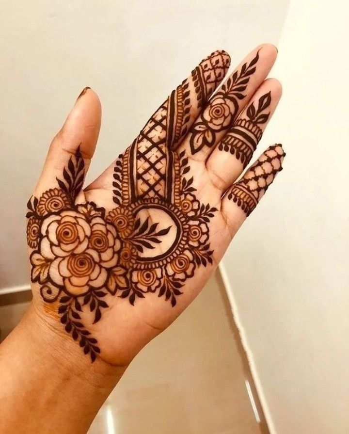 Floral Front Mehndi Design