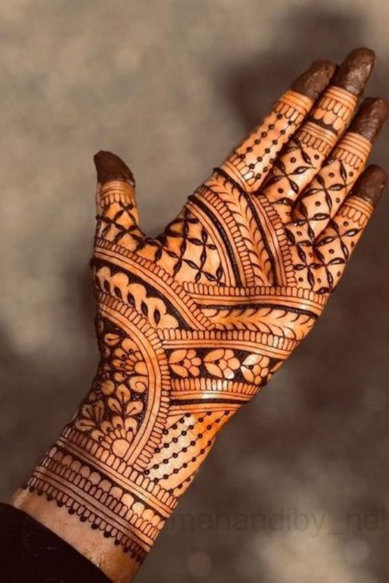 Geometric Front Mehndi Design