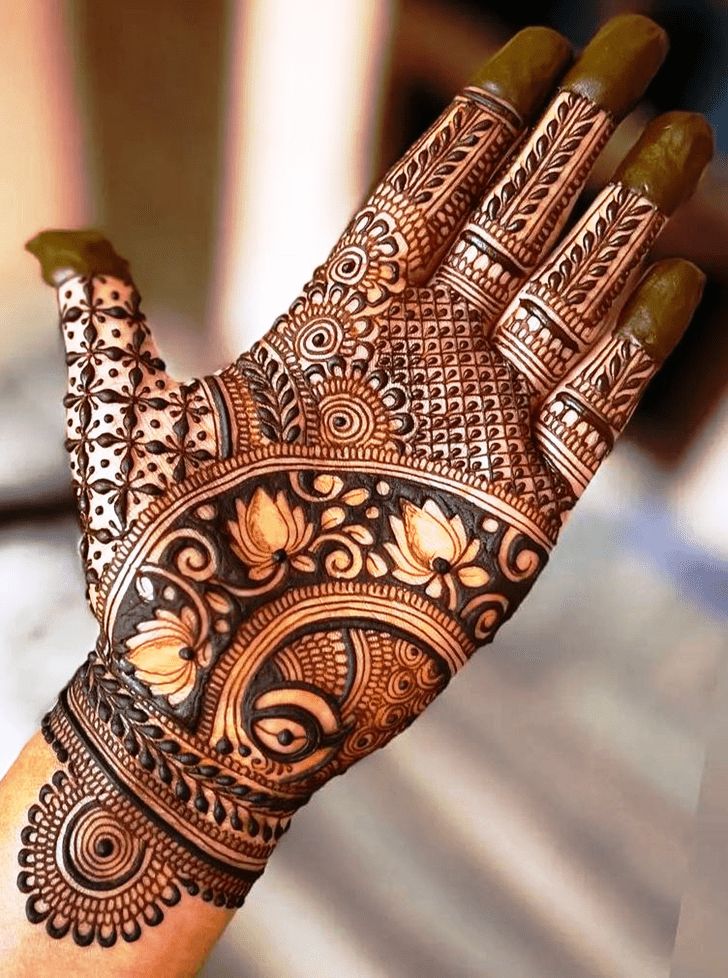 Indo-Western Blends Mehndi Design