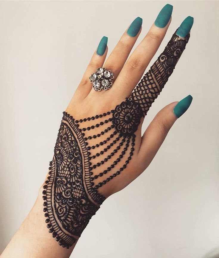 Jewelry-Inspired Mehndi Design