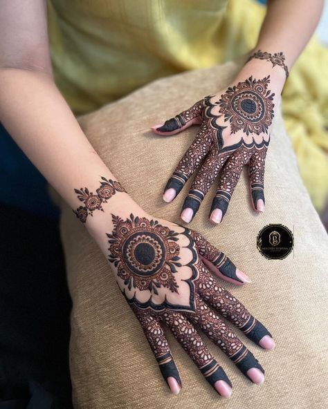 Mandala Motifs mehndi design