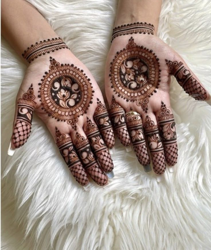 Minimalist Mandala Front Mehndi