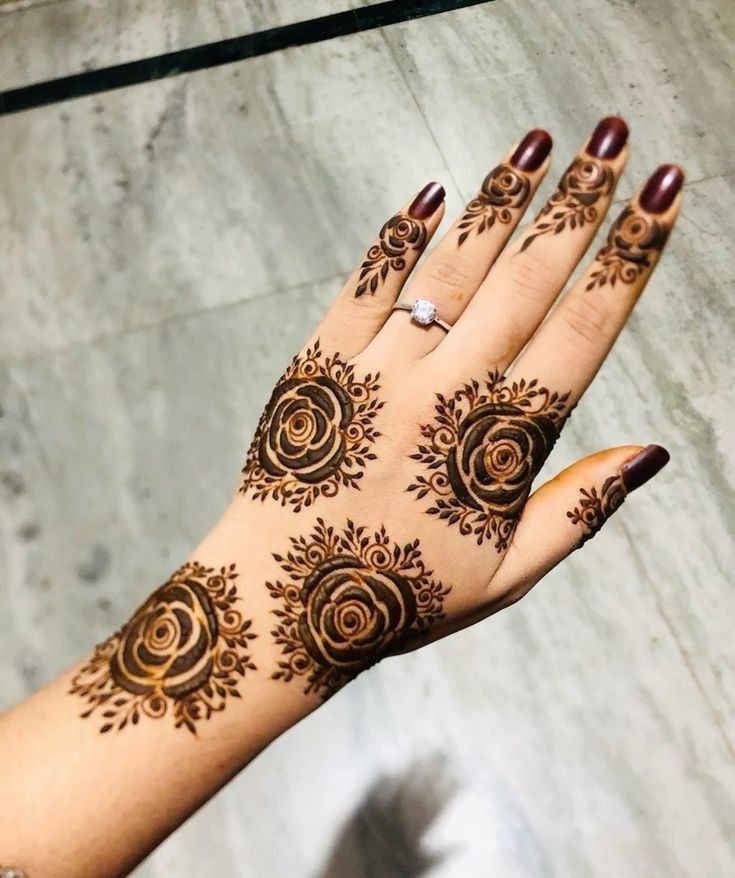 Rose Circle Motif Mehndi Design